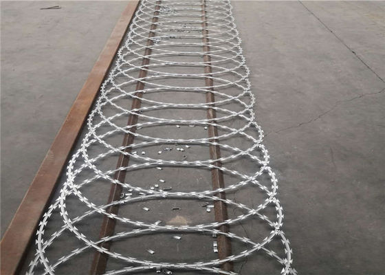Fil plat barbelé de rasoir d'enveloppe de BTO-30 BTO-28 avec des agrafes